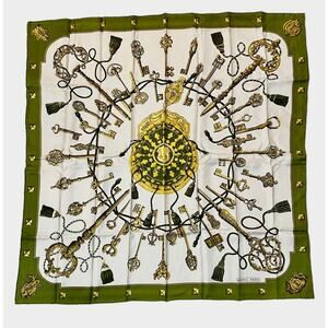 Authentic HERMES Silk Scarf Carre 90s Les Cles Green Key France Quiet‎ Luxury